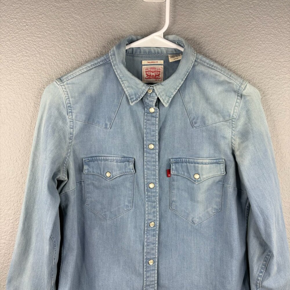 Levi's Tailored Fit Denim Buttondown Top - Picture 3 of 7